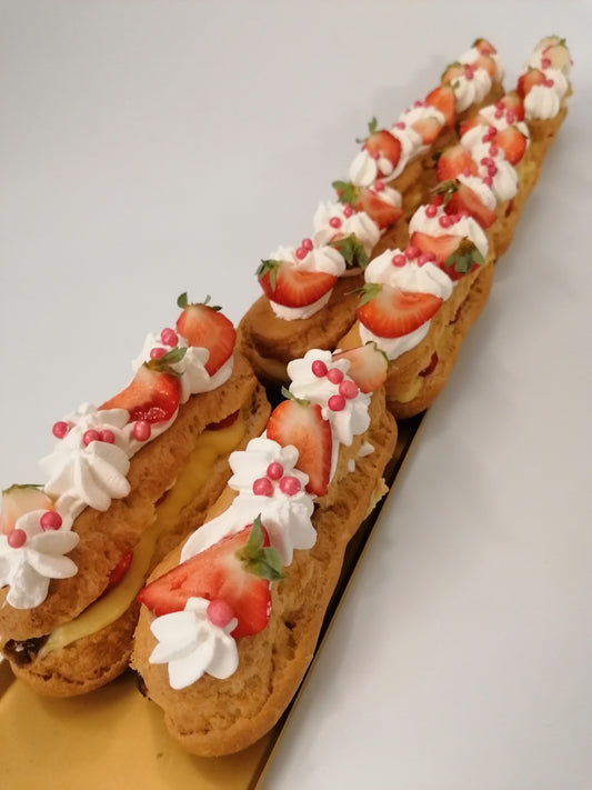 Aardbeien eclairs